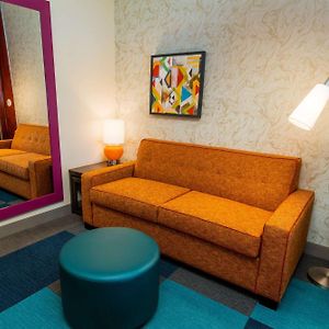 King Studio Suite Non-Smoking